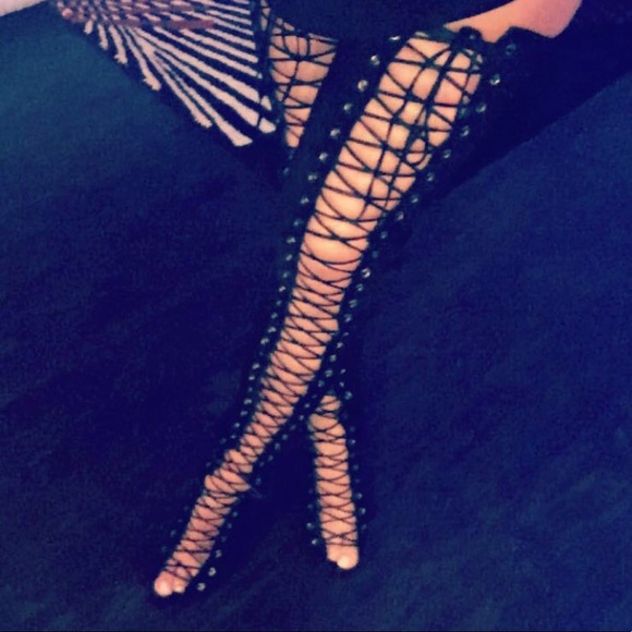 Tony Bianco Ariette Suede Thigh High boots! - Picture 2 of 6